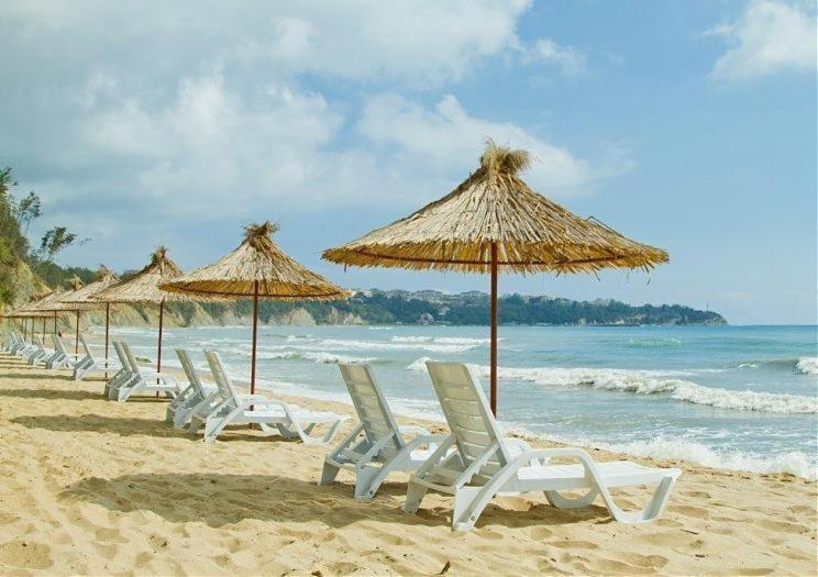 Аппартамент Pines Beach Resort Bjala Exteriér fotografie