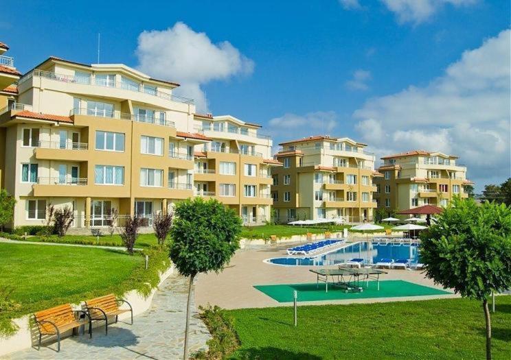 Аппартамент Pines Beach Resort Bjala Exteriér fotografie